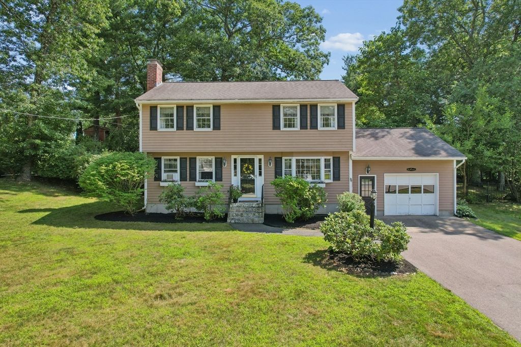 4 Powerline Dr, Grafton, MA 01519
