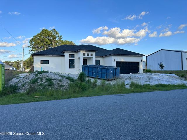 390 Tamarind Circle NW, Palm Bay, FL 32907
