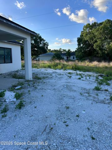 390 Tamarind Circle NW, Palm Bay, FL 32907