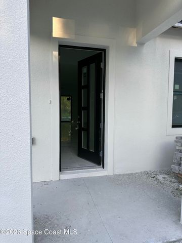 390 Tamarind Circle NW, Palm Bay, FL 32907