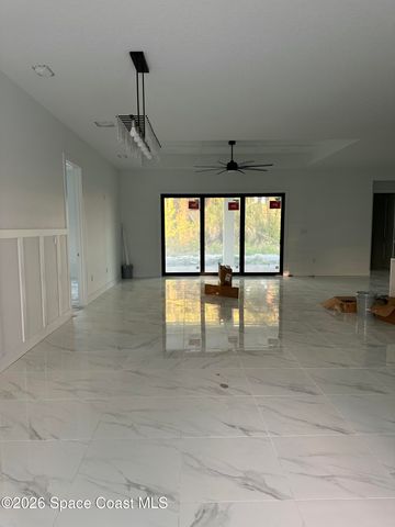 390 Tamarind Circle NW, Palm Bay, FL 32907