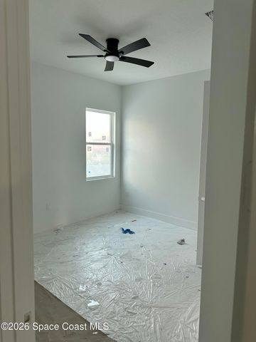 390 Tamarind Circle NW, Palm Bay, FL 32907