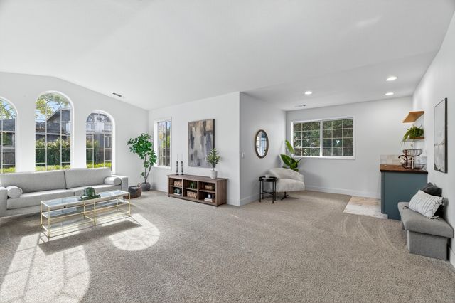 595 Rafael Street, Redding, CA 96002