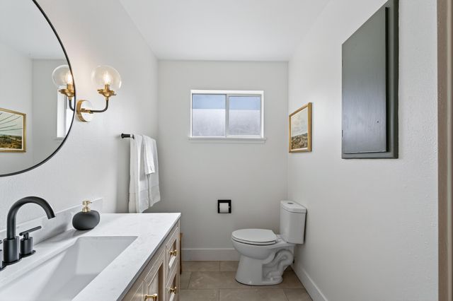 595 Rafael Street, Redding, CA 96002