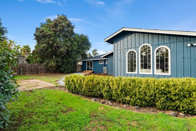 595 Rafael Street, Redding, CA 96002