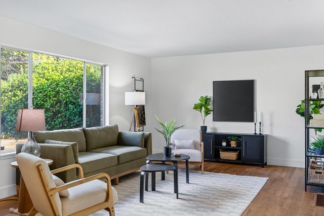 595 Rafael Street, Redding, CA 96002