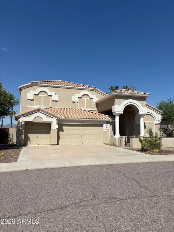Image 1 of property listing at 16434 S 2ND Avenue, Phoenix, AZ 85045