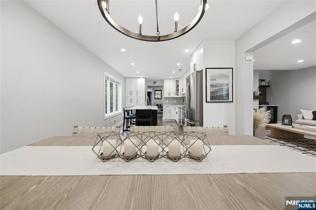 113 Macleish Court, Mahwah, NJ 07430