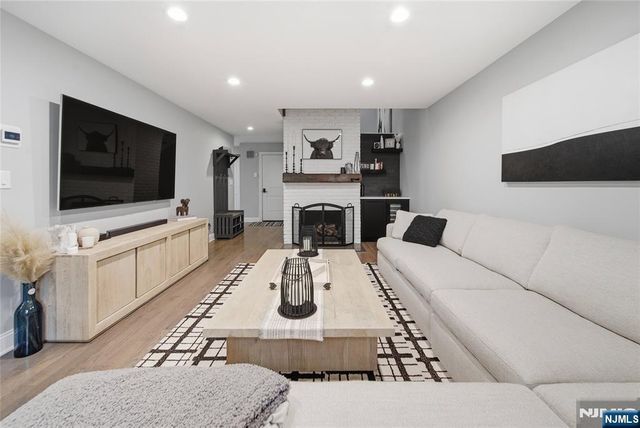 113 Macleish Court, Mahwah, NJ 07430