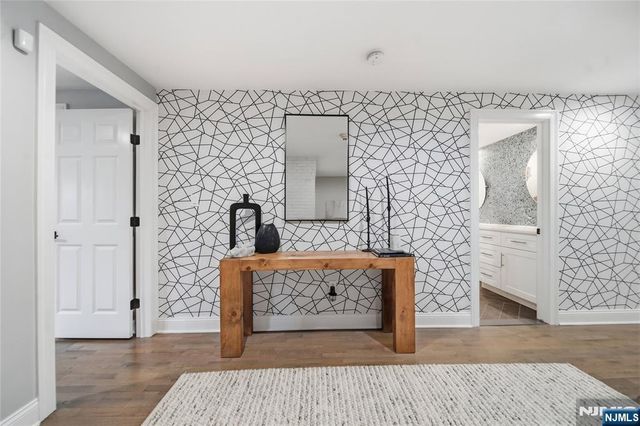 113 Macleish Court, Mahwah, NJ 07430