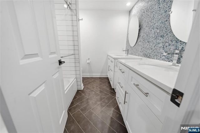 113 Macleish Court, Mahwah, NJ 07430