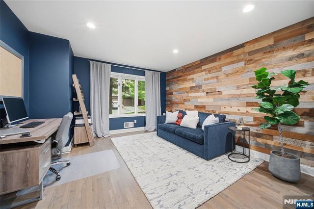 113 Macleish Court, Mahwah, NJ 07430