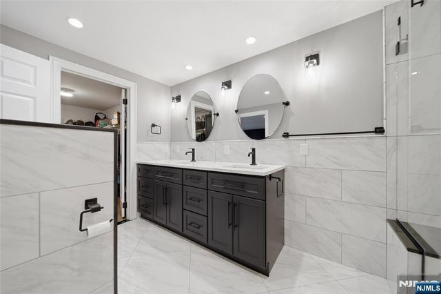 113 Macleish Court, Mahwah, NJ 07430