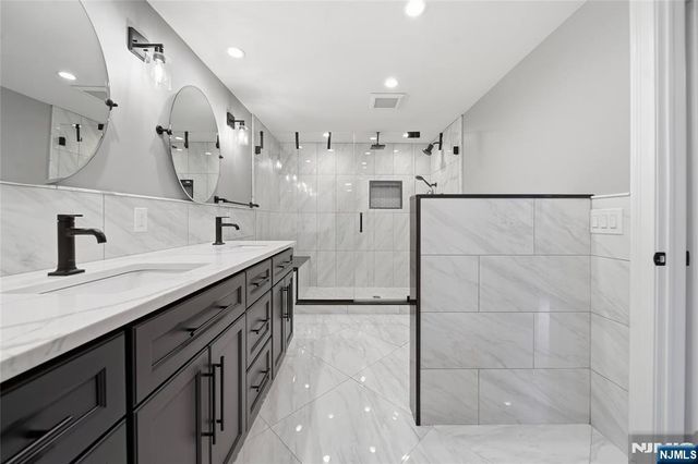 113 Macleish Court, Mahwah, NJ 07430