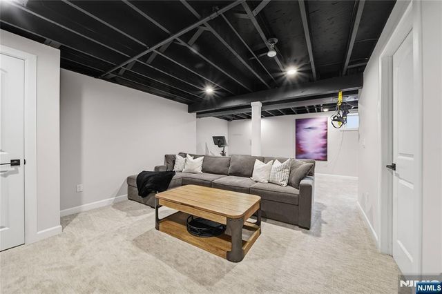 113 Macleish Court, Mahwah, NJ 07430
