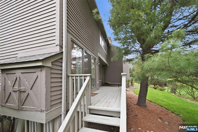 113 Macleish Court, Mahwah, NJ 07430