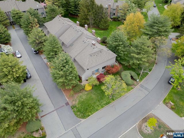 113 Macleish Court, Mahwah, NJ 07430