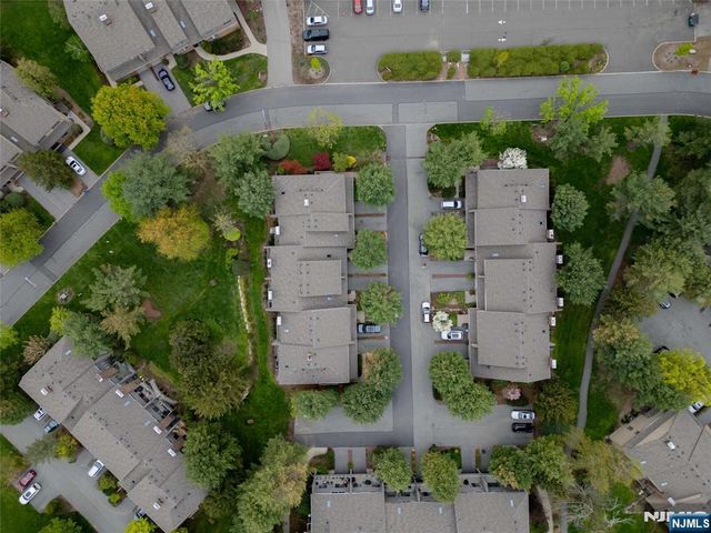 113 Macleish Court, Mahwah, NJ 07430