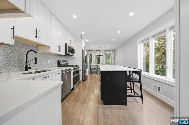113 Macleish Court, Mahwah, NJ 07430