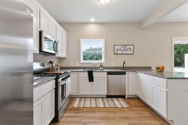 935 Paula Court, Hobart, IN 46342