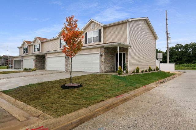 935 Paula Court, Hobart, IN 46342