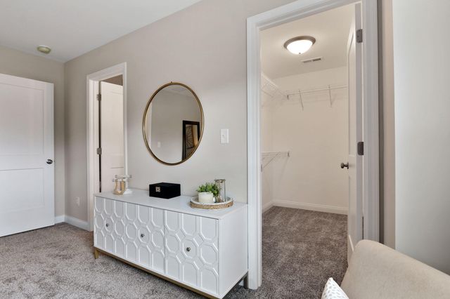 935 Paula Court, Hobart, IN 46342