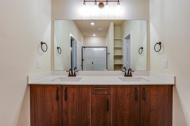 652 Blackland Drive, Venus, TX 76084