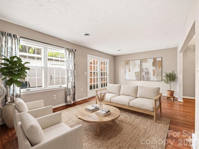 1409 Kensington Road B6, Hendersonville, NC 28791
