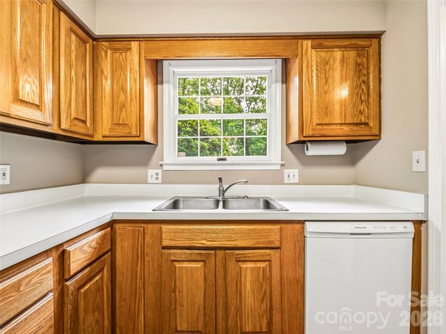 1409 Kensington Road B6, Hendersonville, NC 28791