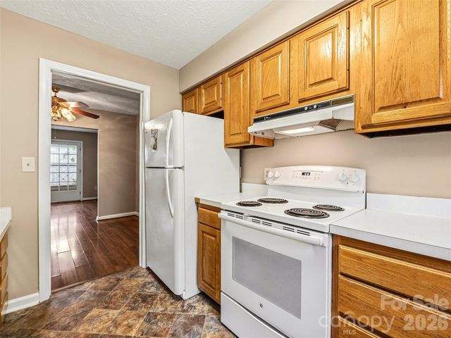 1409 Kensington Road B6, Hendersonville, NC 28791