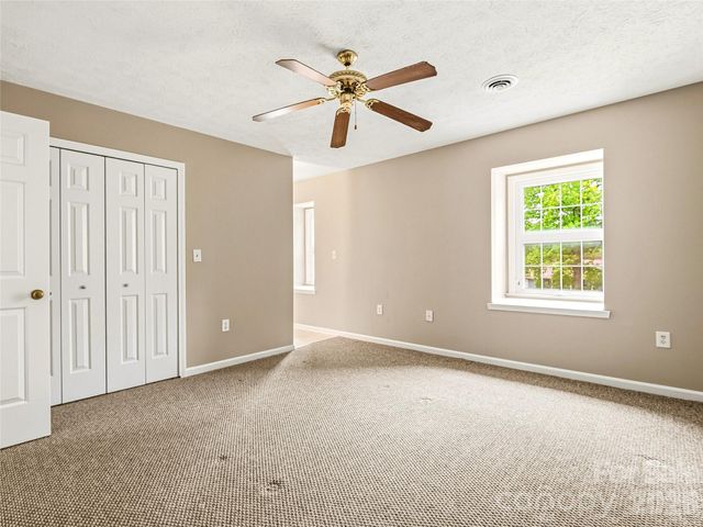 1409 Kensington Road B6, Hendersonville, NC 28791