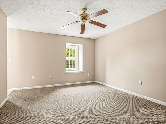 1409 Kensington Road B6, Hendersonville, NC 28791