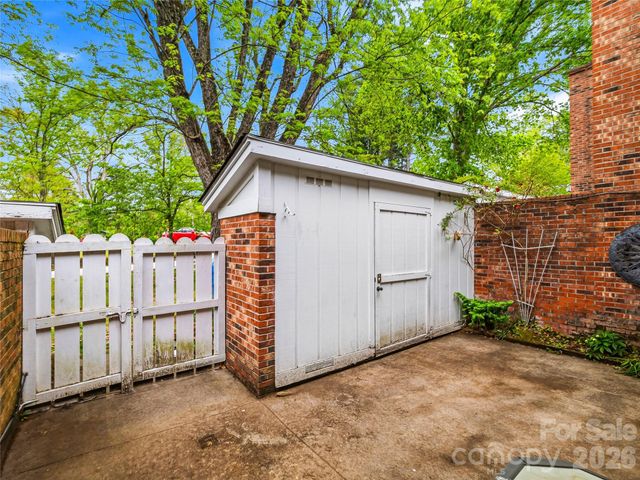 1409 Kensington Road B6, Hendersonville, NC 28791