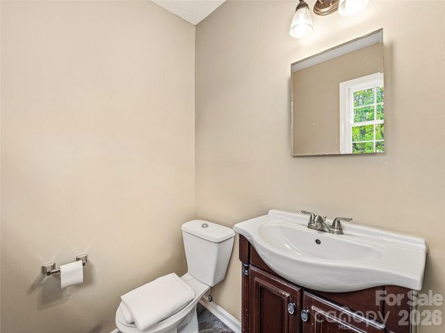 1409 Kensington Road B6, Hendersonville, NC 28791