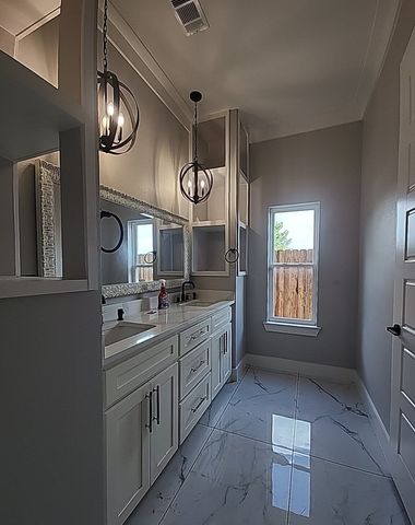 740 Arledge Street, Azle, TX 76020