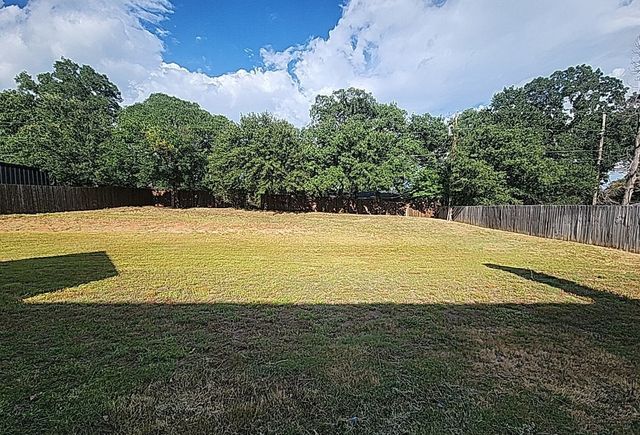 740 Arledge Street, Azle, TX 76020