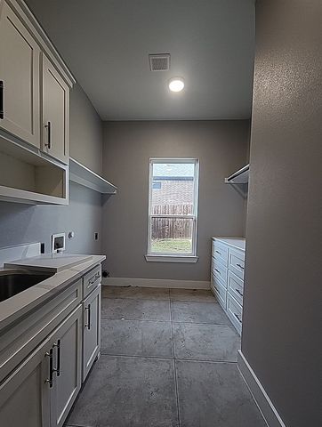 740 Arledge Street, Azle, TX 76020