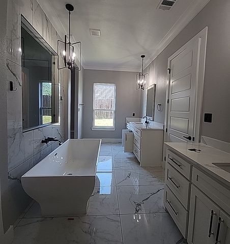740 Arledge Street, Azle, TX 76020
