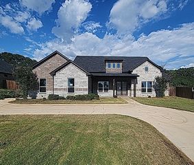740 Arledge Street, Azle, TX 76020