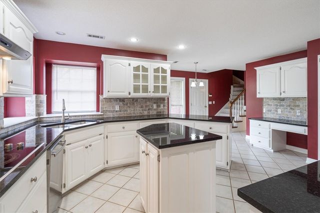 13331 Fairway Court, Siloam Springs, AR 72761