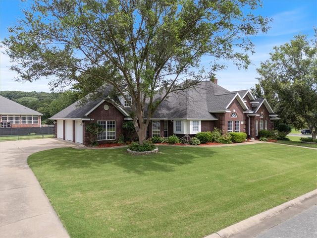 13331 Fairway Court, Siloam Springs, AR 72761