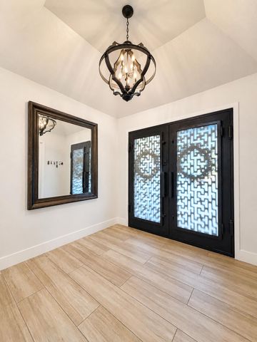 445 E Audubon Drive, Fresno, CA 93720