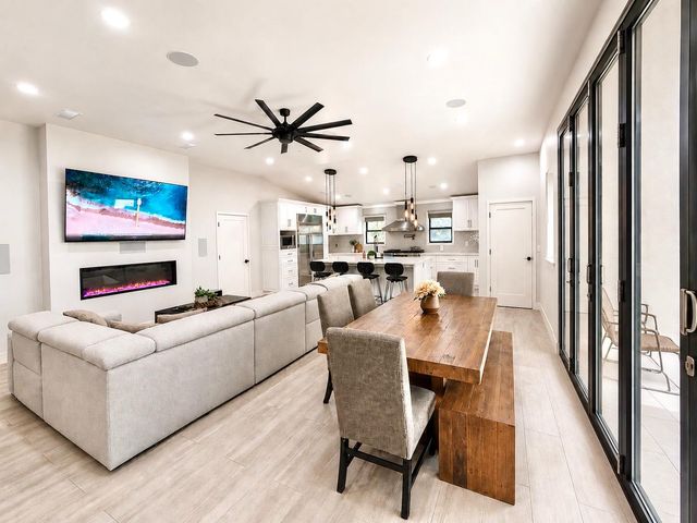 445 E Audubon Drive, Fresno, CA 93720