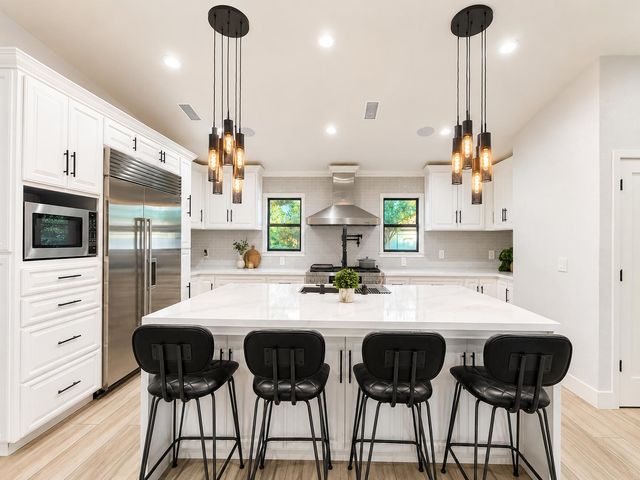 445 E Audubon Drive, Fresno, CA 93720