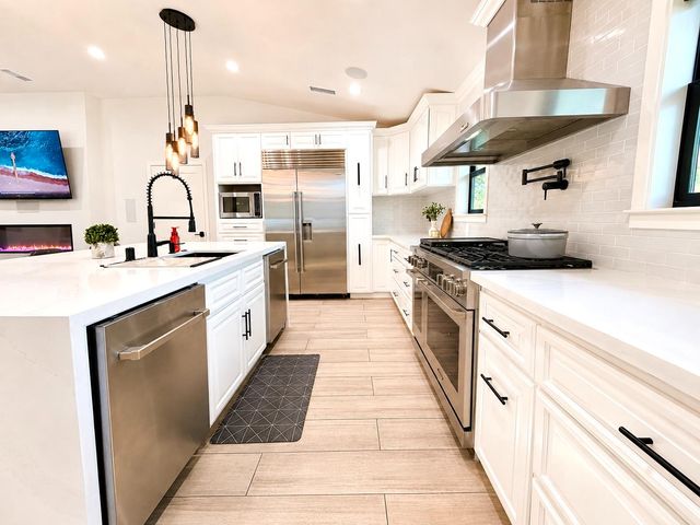 445 E Audubon Drive, Fresno, CA 93720