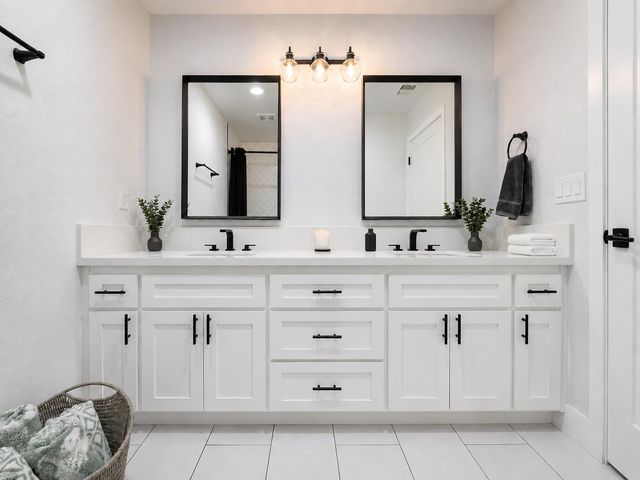 445 E Audubon Drive, Fresno, CA 93720