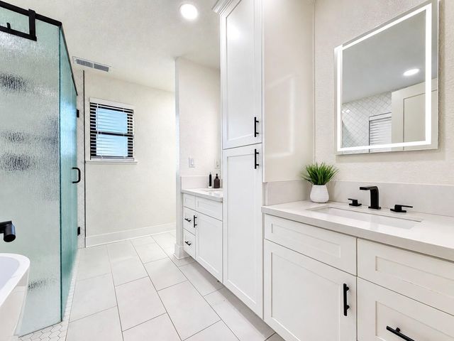 445 E Audubon Drive, Fresno, CA 93720