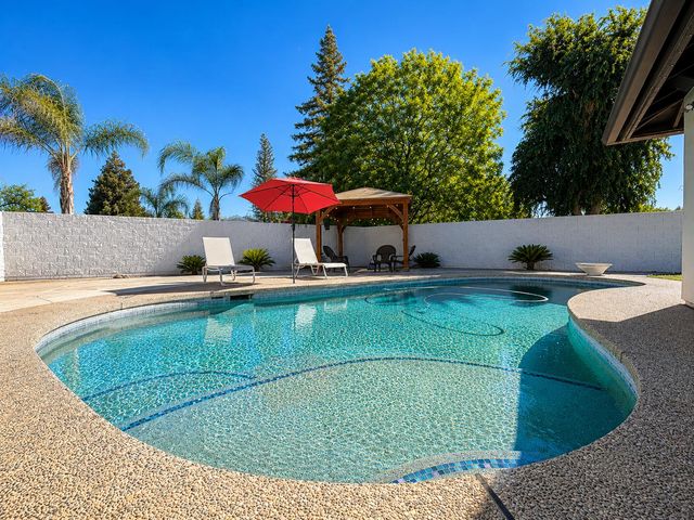 445 E Audubon Drive, Fresno, CA 93720
