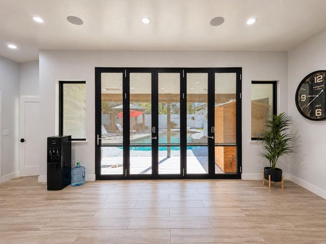 445 E Audubon Drive, Fresno, CA 93720