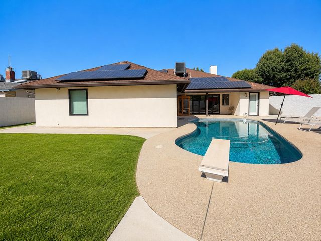445 E Audubon Drive, Fresno, CA 93720